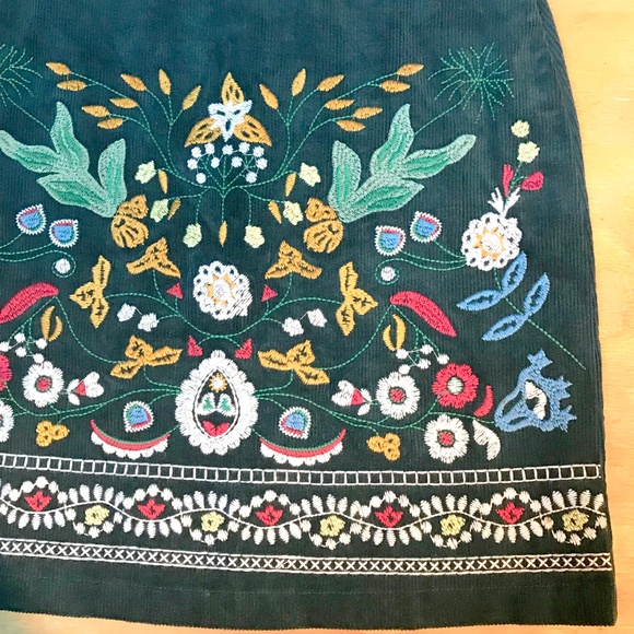 Simplee’s Pencil Skirt Corduroy BerryGo Bodycon Luxury Floral Embroidered Small - Picture 10 of 16